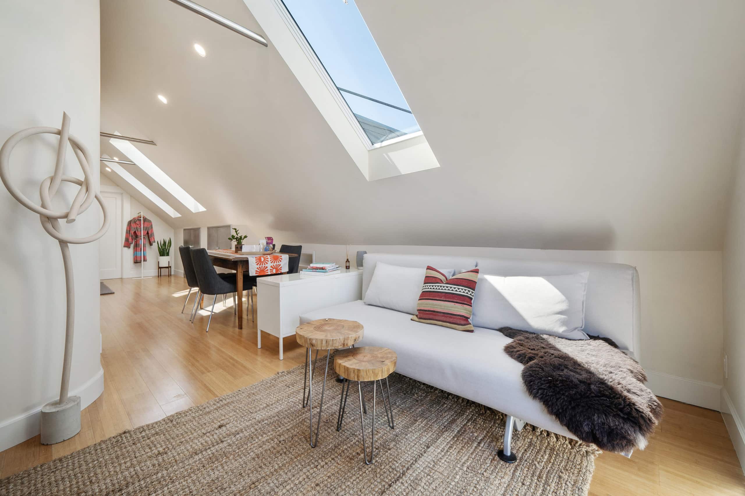 Home in San Francisco · ★4.95 · 1 bedroom · 2 beds · 1 bath - Image 3