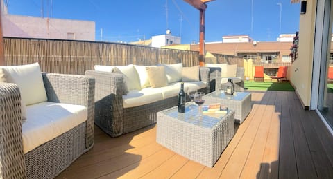 Anuncio de Airbnb popular: LOVELY PENTHOUSE with terrace PENTHOUSE WITH TERRACE en Extramurs