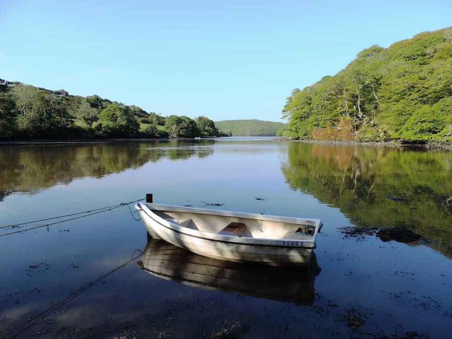 Experience the upper reaches of the Helford River in the rowing dinghy 'Peggy'