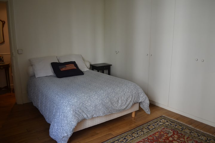 غرفة النوم 1