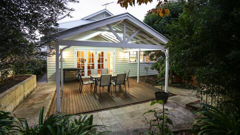 Exec 4 bedroom house central Perth