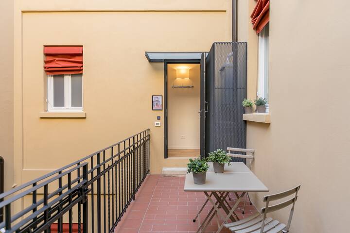 Le Porte, Luxury and bright with private terrace gallery image 4