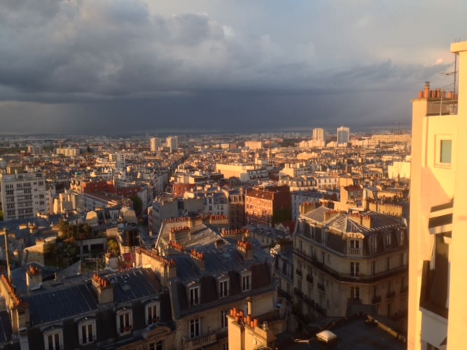 La vue nord depuis l'appartement au soleil couchant