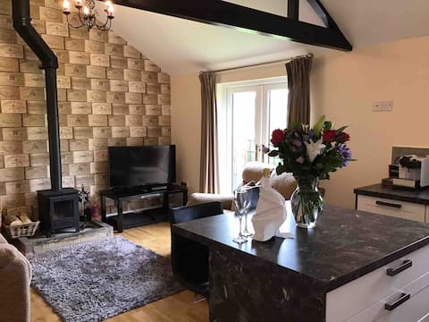 Top Airbnb: Luxury log cabin in Saddleworth