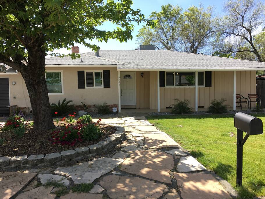 Convenient location in North Redding. Within walking distance of Bethel and less than 5 miles from shopping area.