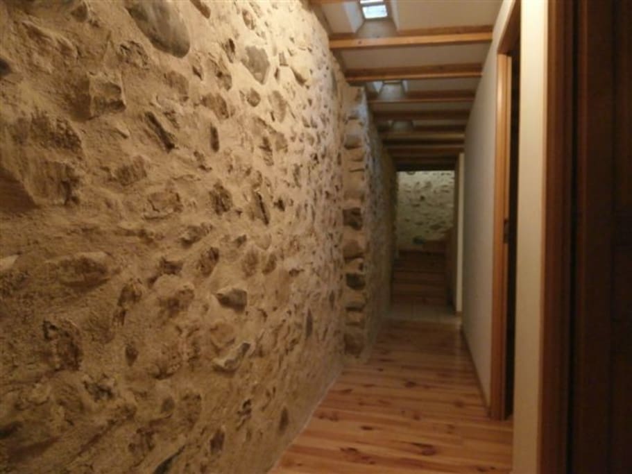 Couloir donnant accès aux chambres