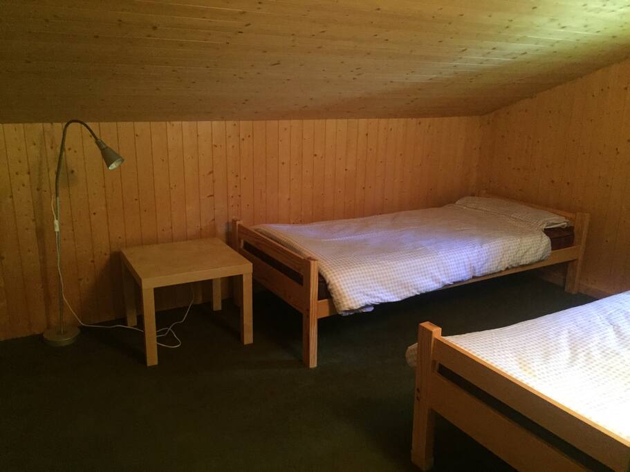 Schlafzimmer 1