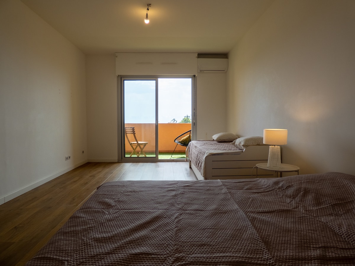 Bedroom 2 - access to the terrace
