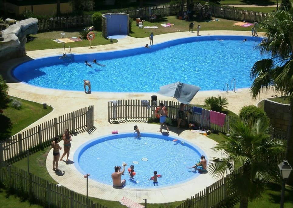 Vista de las dos piscinas