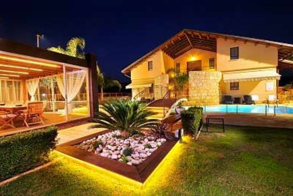 7 bedrooms