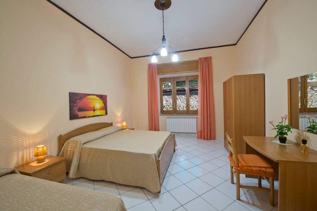 Camera da letto 1
max. 3 pax