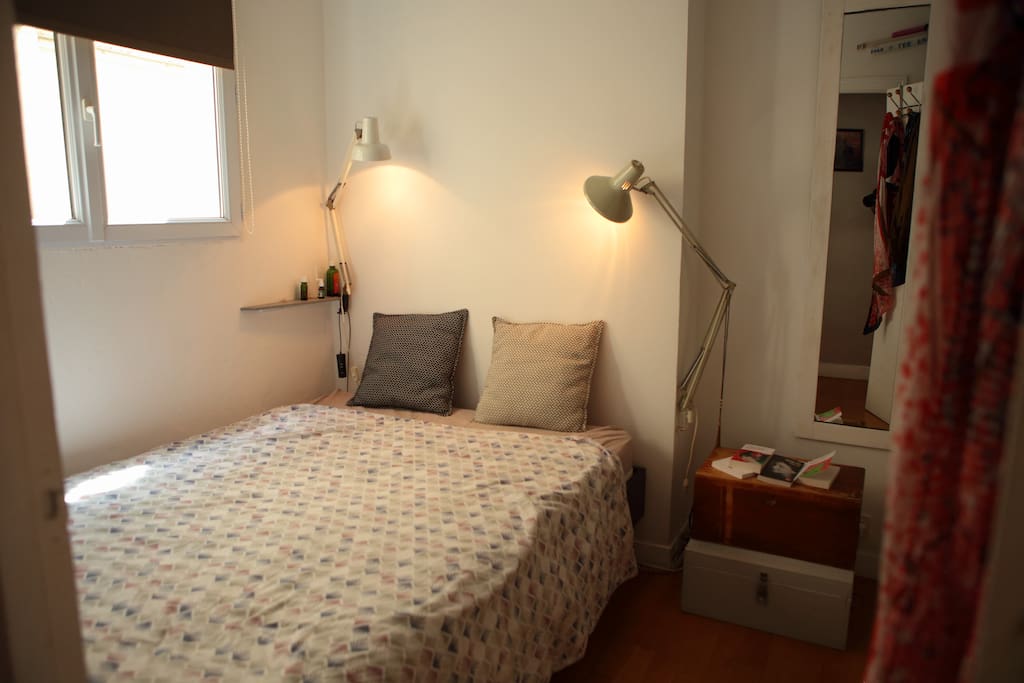 Chambre avec lit double