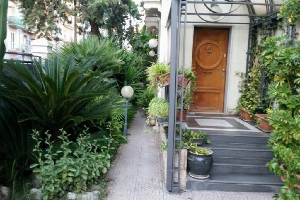 Ingresso in comune.