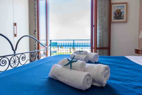 Soverato luxury panoramic house by the sea.