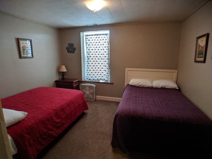 Spálňa 4 s dvoma manželskými posteľami