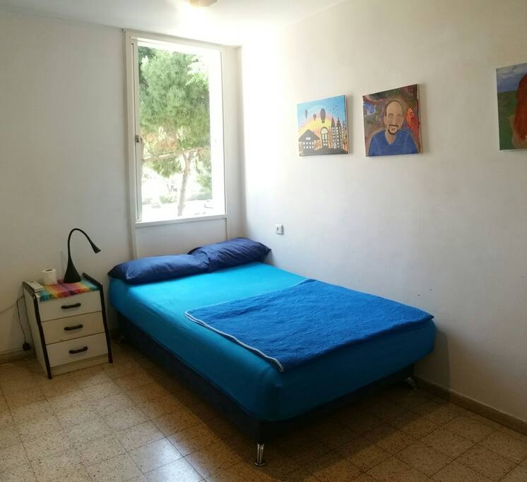 Comfortable Single-Plus Bed (120cm Wide)