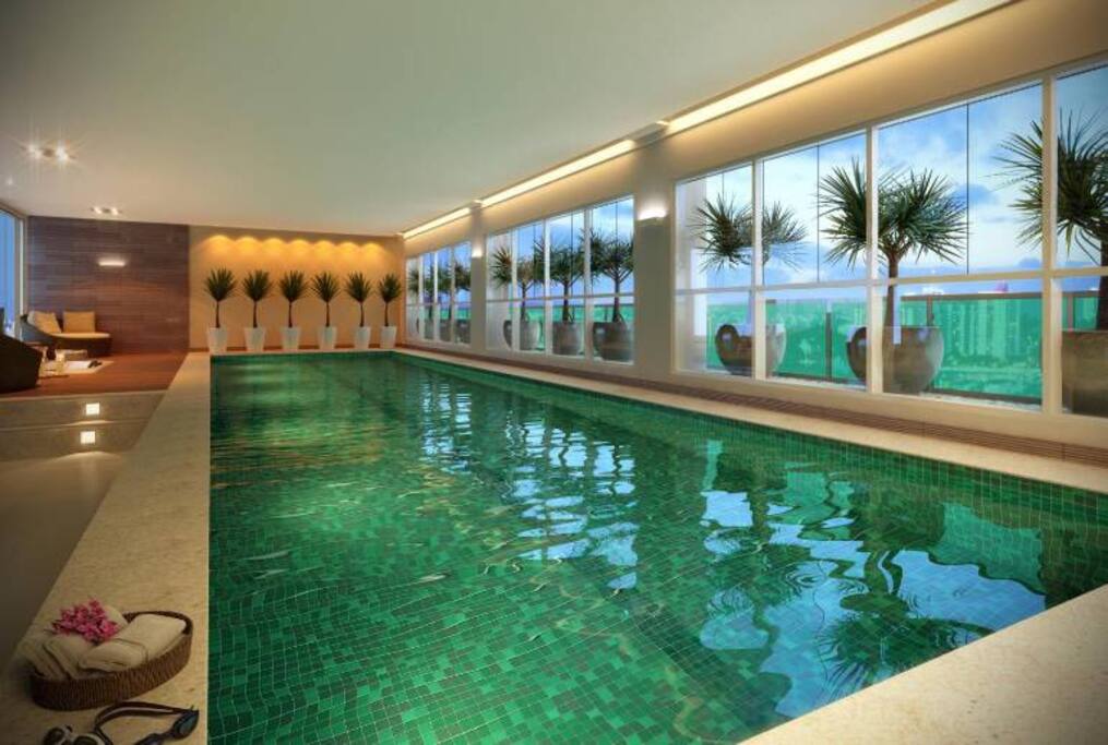 Piscina aquecida com raia.