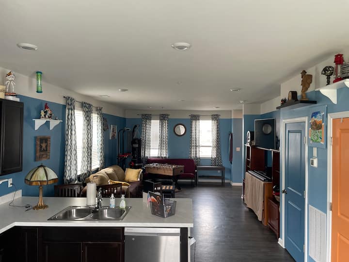 Brand New 2 Story Condo. Relaxing Area - Salisbury, MD