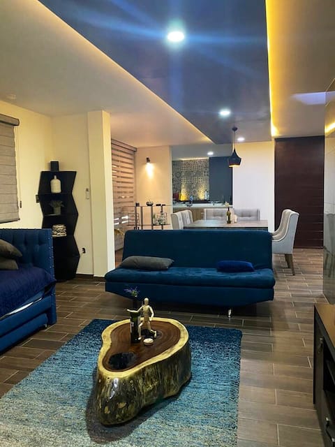 Bright apartment. 15 km from the Half Moon.