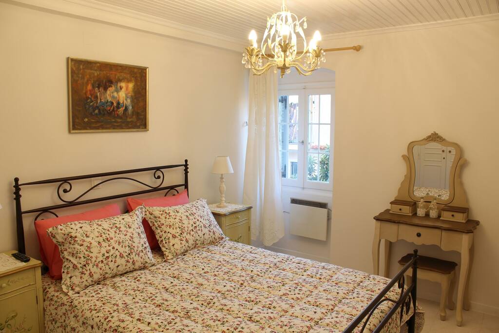 master bedroom (during the day)