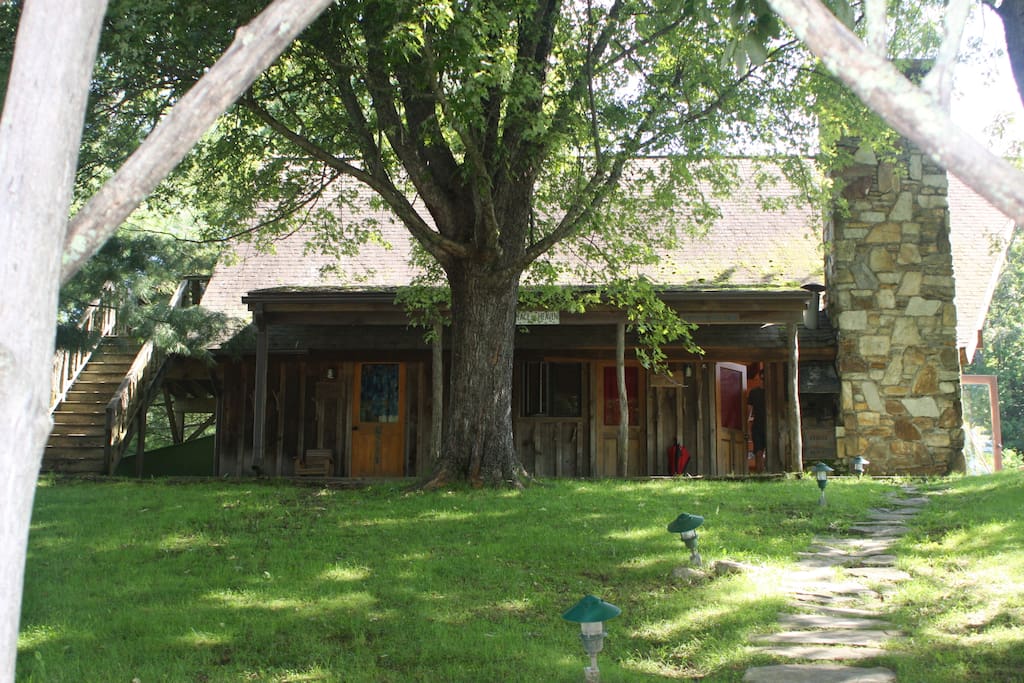 The Sunrise Cottage has 3 units.
