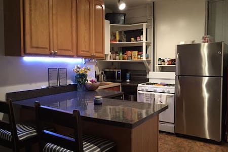 LARGE 2 Bedroom Midtown Manhattan Apartment!