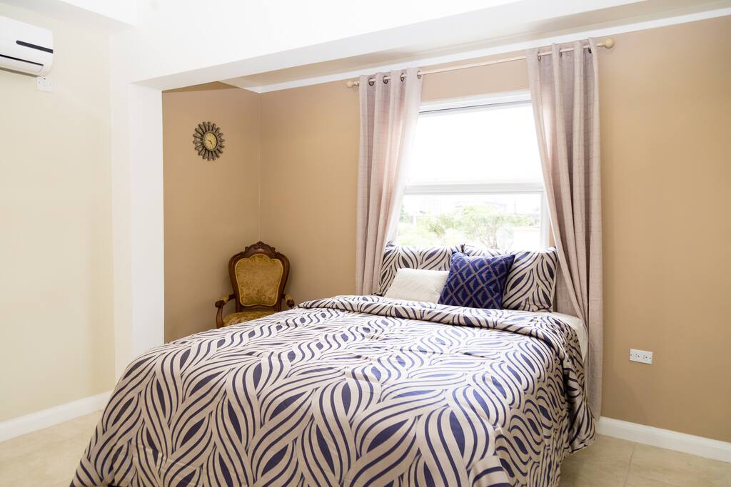 Sleep like a king in our queen-sized plush pillow-top bed. Fit for royalty.