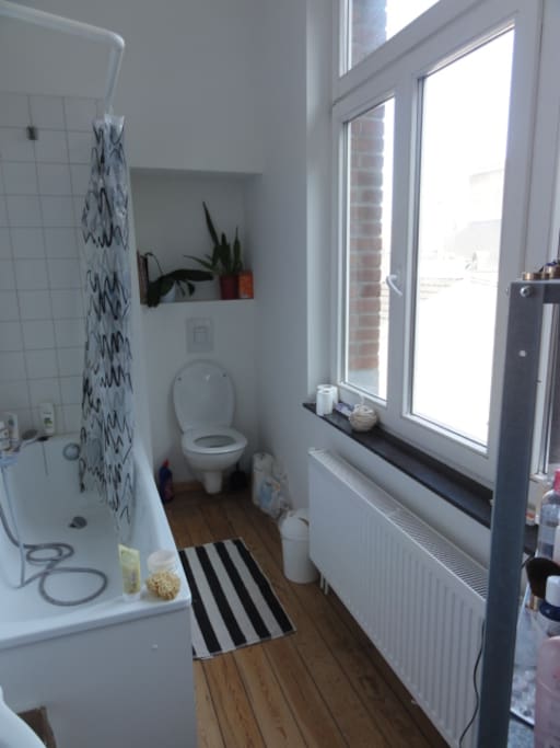 La salle de bain avec baignoire! Un luxe