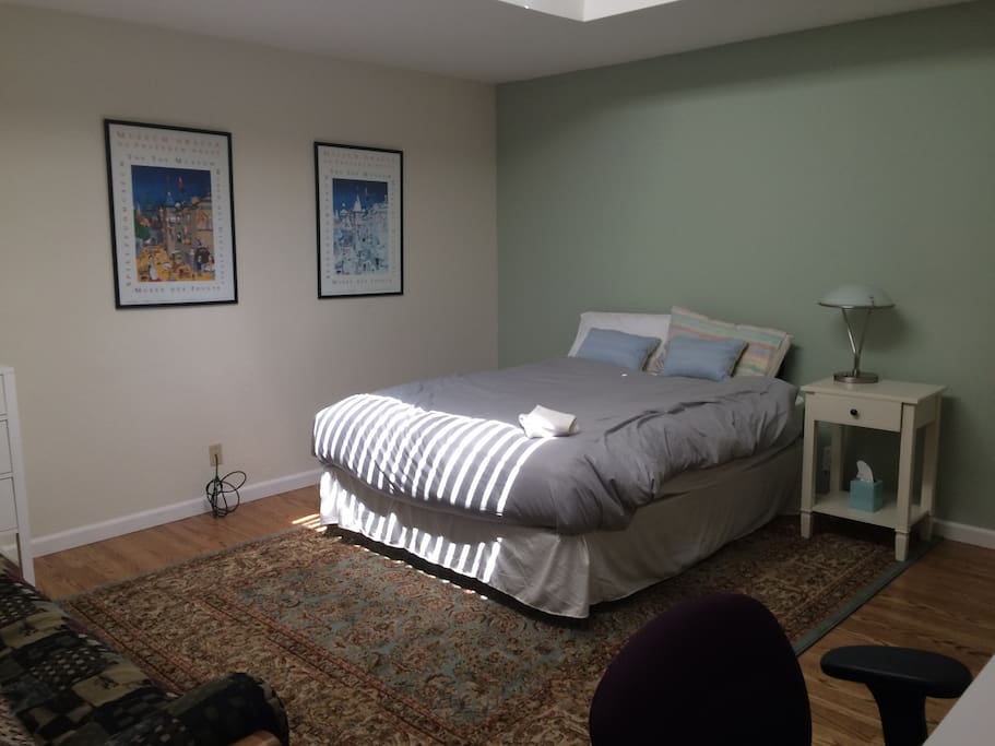 comfortable queen sized bed