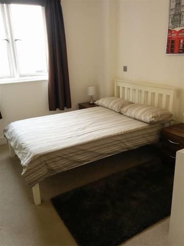 Elegant Modern King-size Bedroom Near The Cube