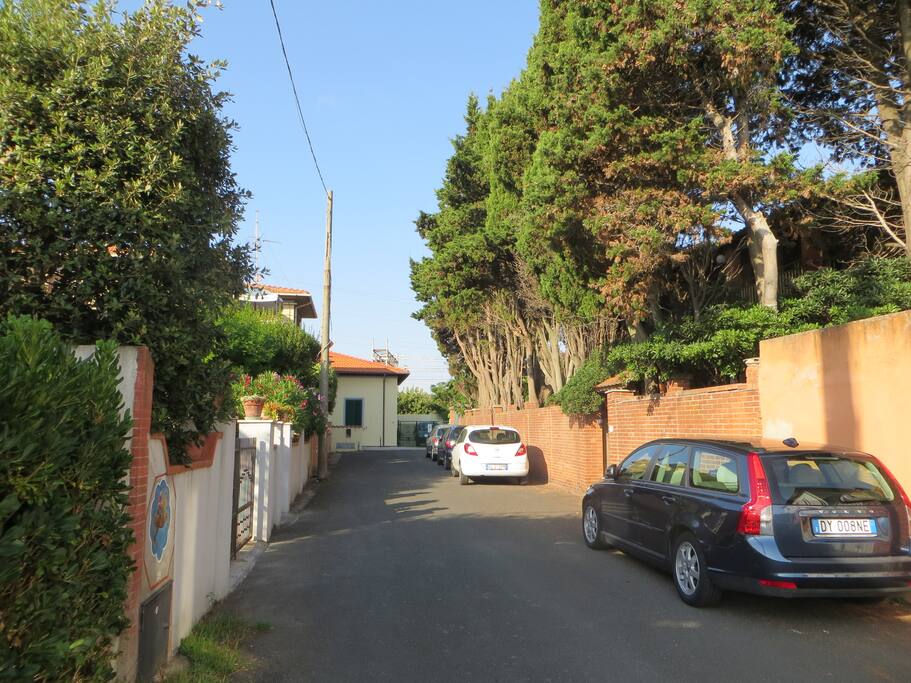strada chiusa (ingresso sulla destra)
