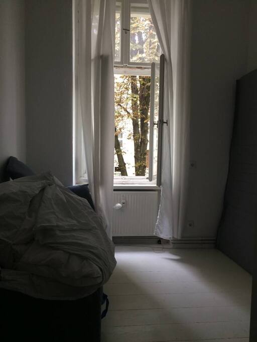 small room- empty in this image