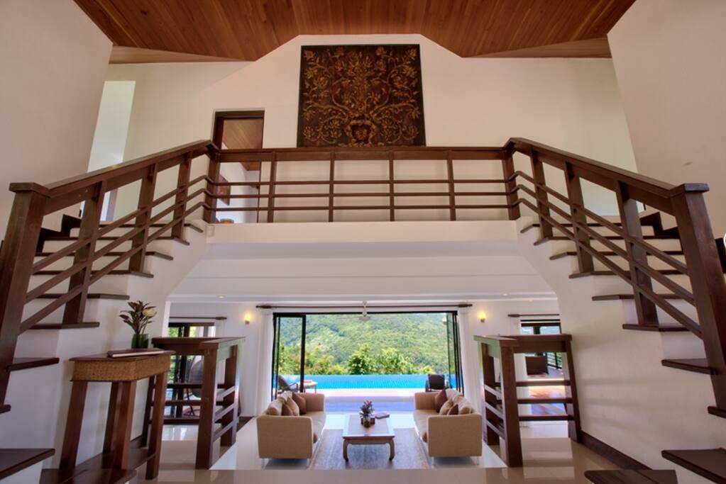 Grande Entrance