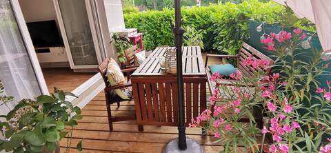 Condominium, terrace, parking.