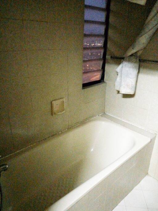 Bath Tub