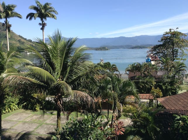 Casa em Angra na praia com vista do mar!!