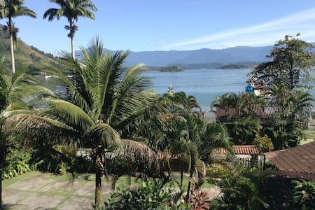 Casa em Angra na praia com vista do mar!!