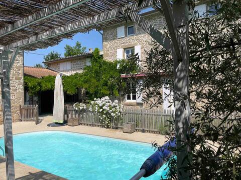 House with pool and children's playground in Drôme