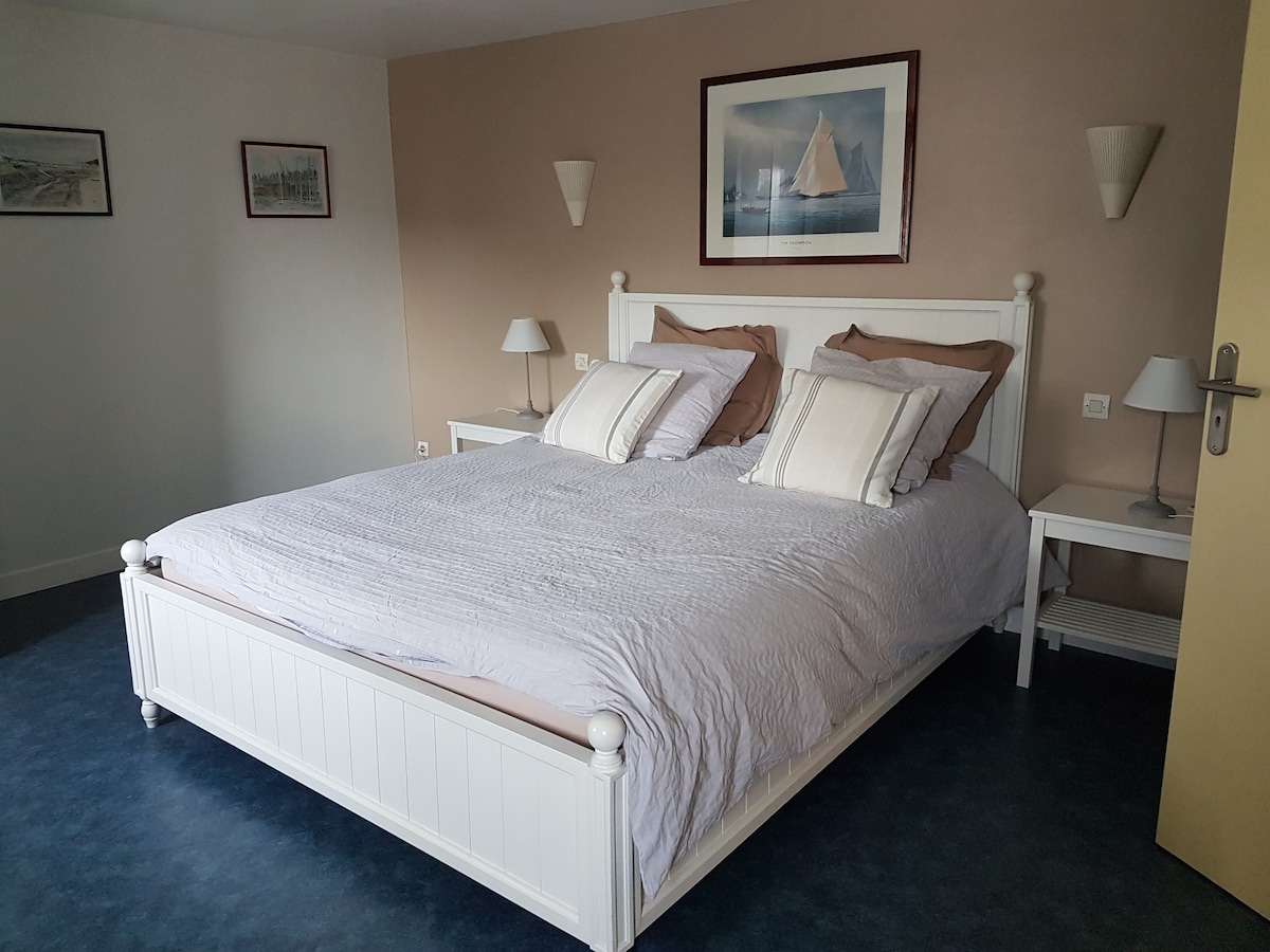 საძინებელი 1