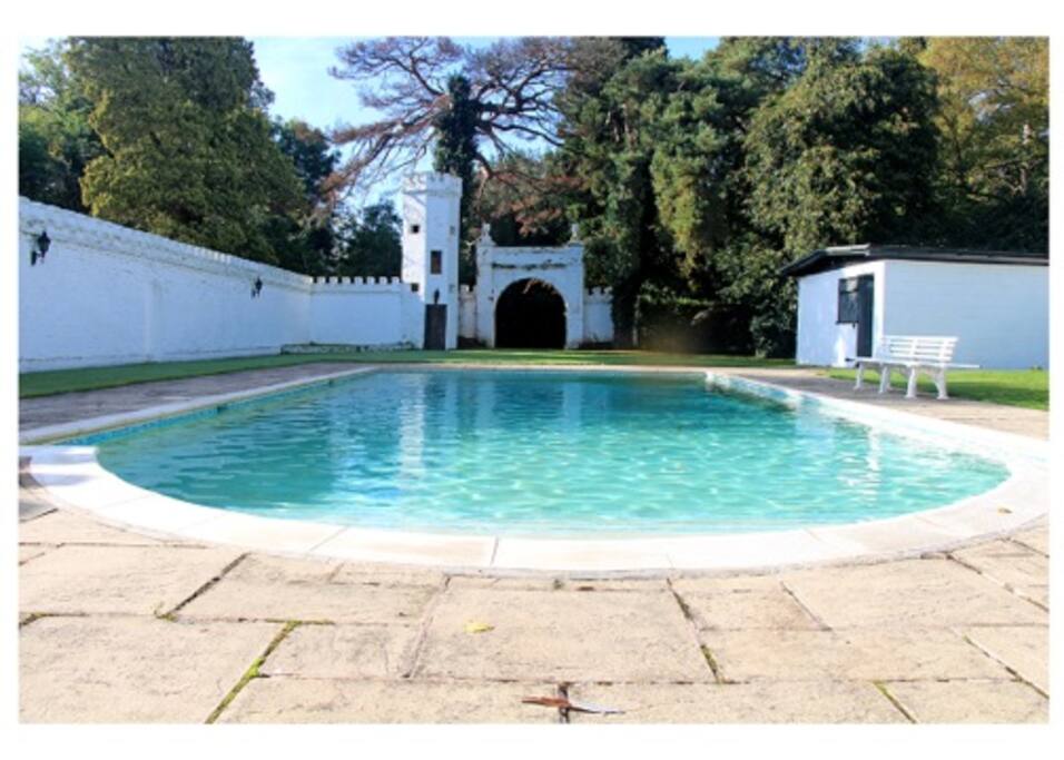 Pool which may be open depending on the weather