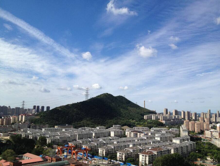 八月份到11月份大连的云和蓝天真的很美我常坐在窗边看它们 照片均为实拍