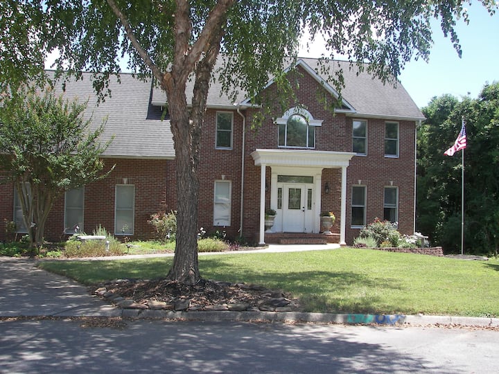 Oak Ridge Vacation Rentals & Homes Tennessee, United States Airbnb