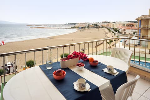 Escala Beach: superbe vue mer et free wifi.