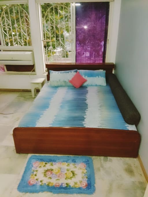 Queen size bed