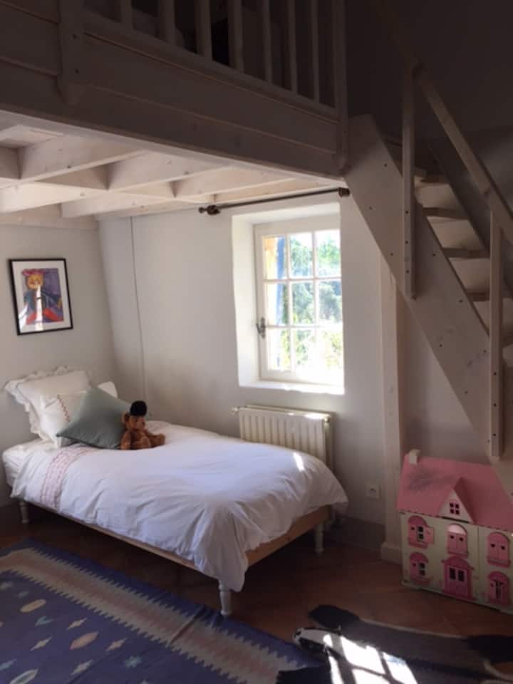 Საბავშვო საძინებელი 