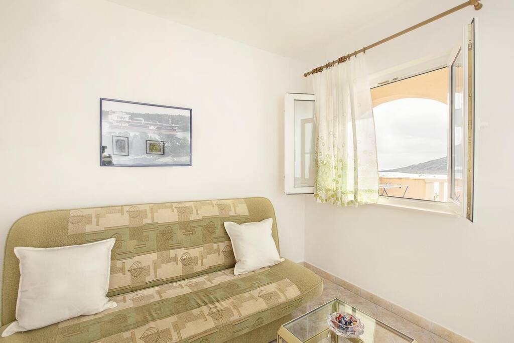 Living room, Surface: 12 m²