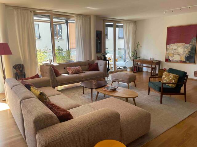 Flat next to the lake with Terrace and parking