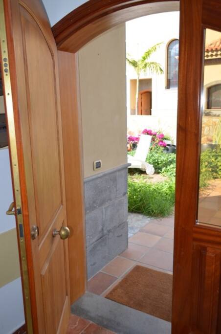 El Jardín privado al salir de la casa