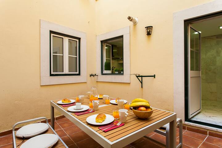 Chiado Patio Apartment gallery image 4
