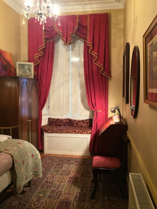 Single-room with Shared Bathroom